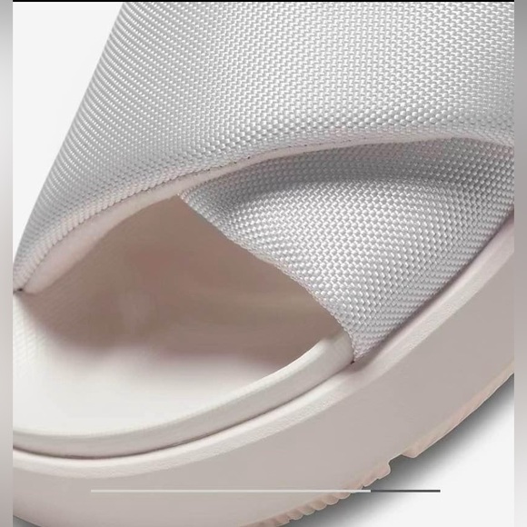 Women’s Size 12 Jordan Slides - Picture 5 of 6